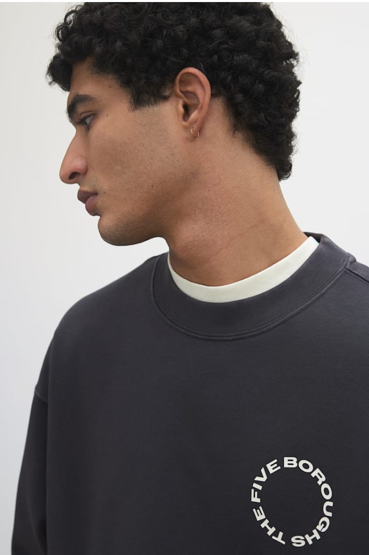 LOOSE FIT PRINTED SWEATSHIRT