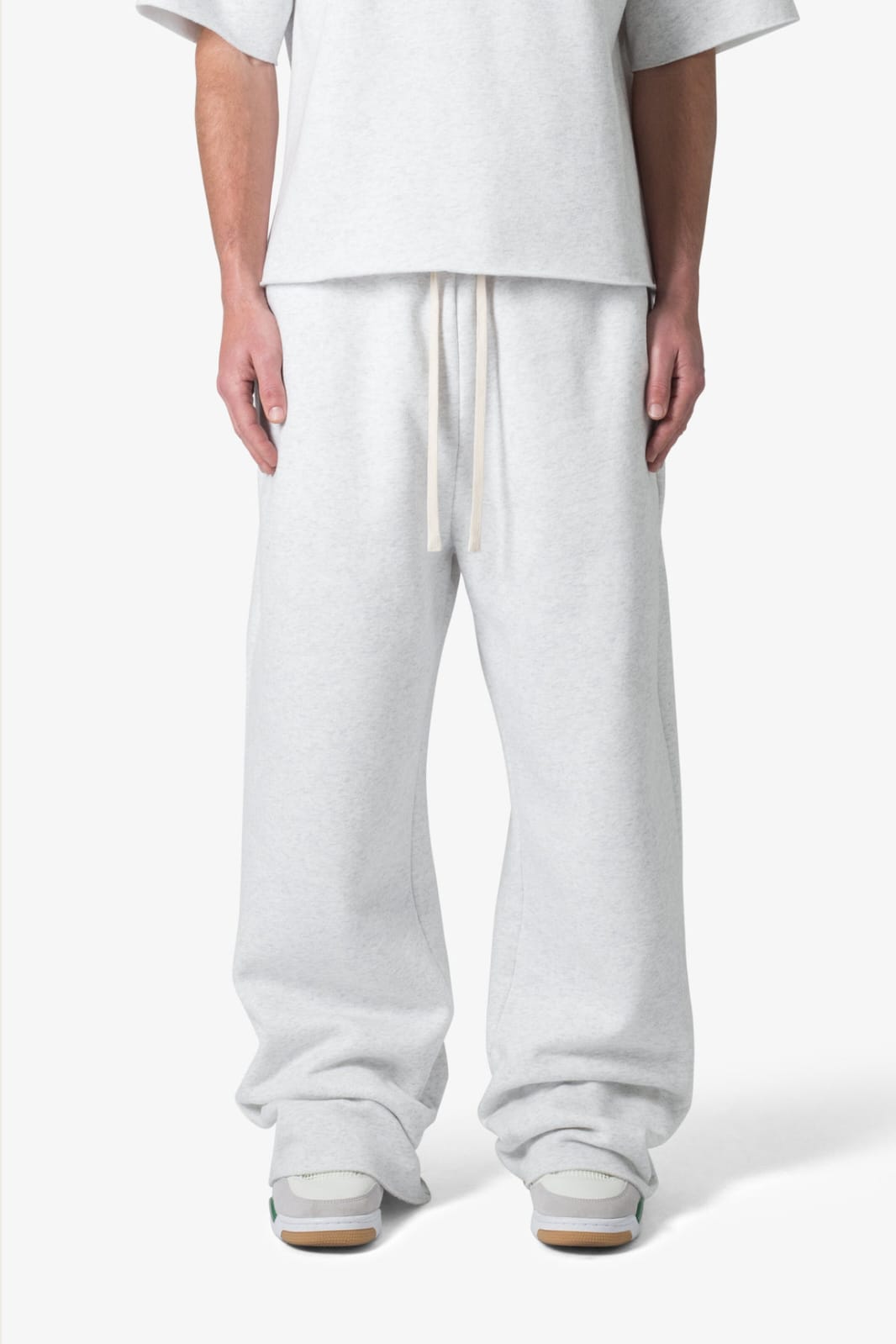 BAGGY SWEATPANTS