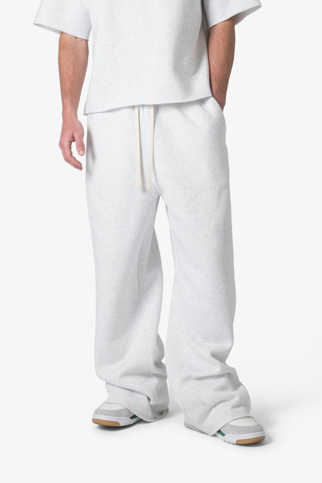 BAGGY SWEATPANTS