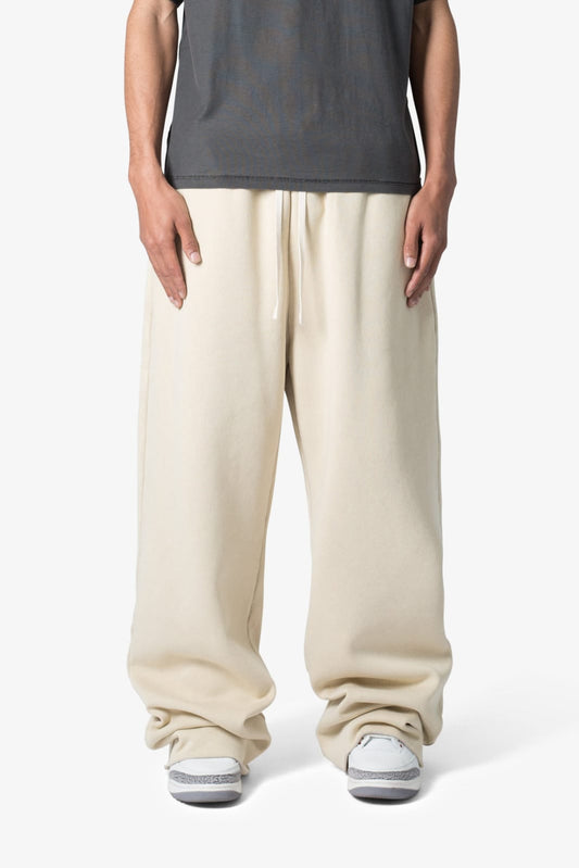 BAGGY SWEATPANTS