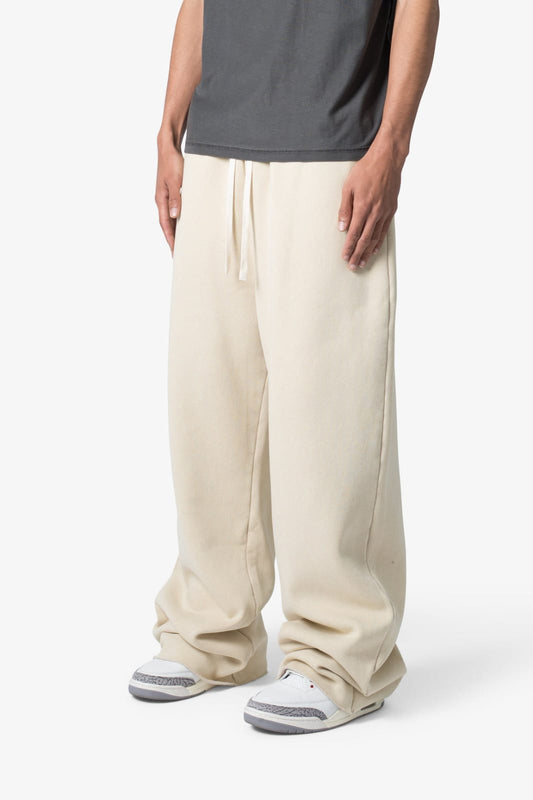 BAGGY SWEATPANTS