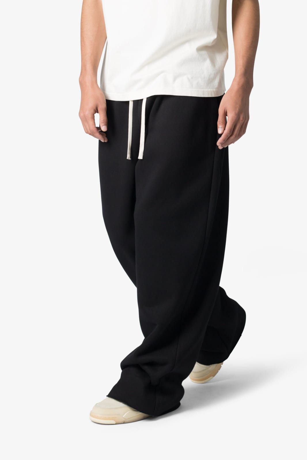 BAGGY SWEATPANTS
