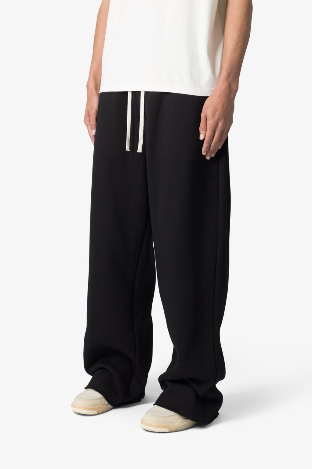 BAGGY SWEATPANTS